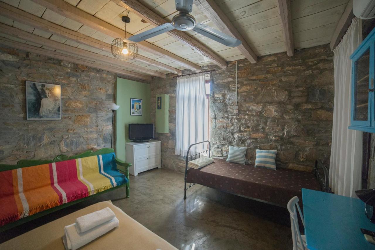 Pyrgos Traditional Village Ágios Kírykos Extérieur photo
