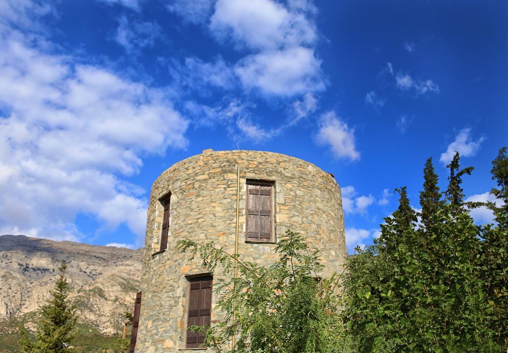 Pyrgos Traditional Village Ágios Kírykos Extérieur photo